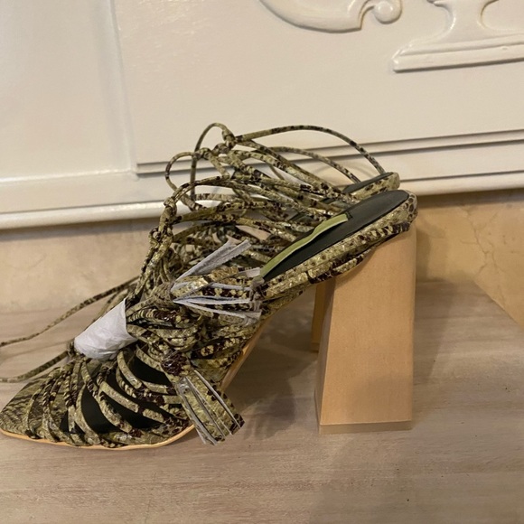 Vince Camuto Imagine Sandals size 6 - Picture 2 of 11